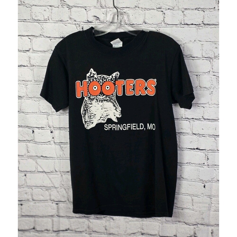 Vtg 90s Hooters Springfield MO Black Small Graphic T-Shirt